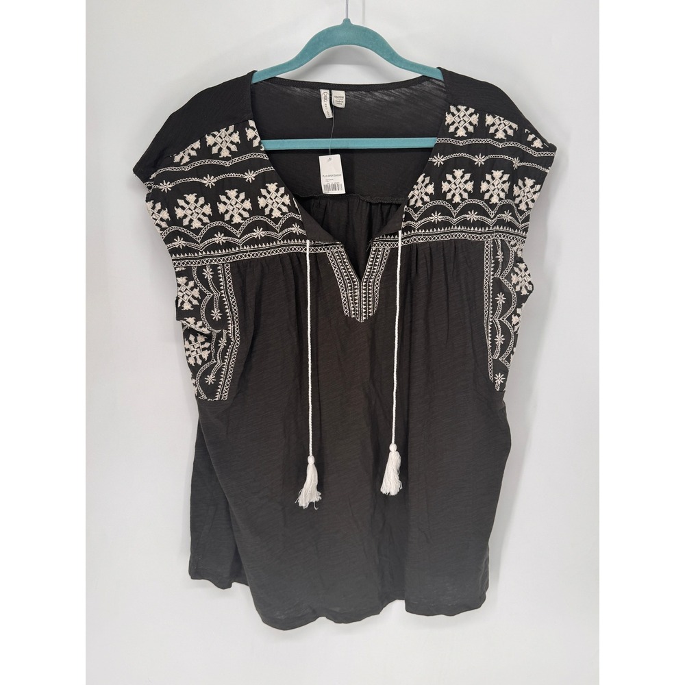 Cato Top Women 18/20W Gray NWT Embroidered Boho Tassel Cotton Slub